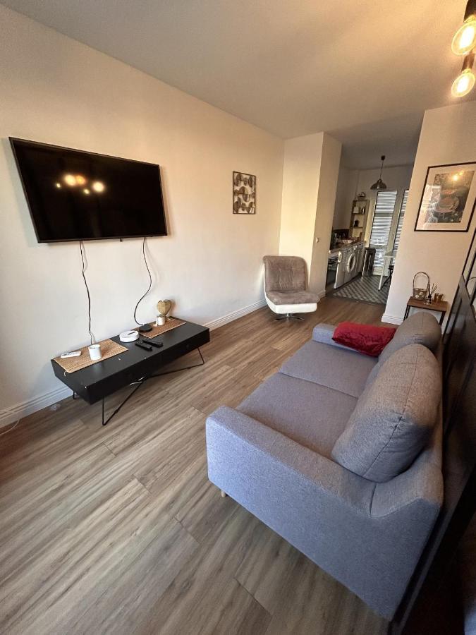 Le Verlaine, Studio En Centre Ville A Deux Minutes Des Plages Menton Ngoại thất bức ảnh